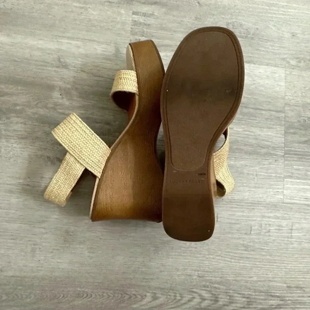 Lucky Brand cream and tan sandals with a wooden wedge heel #summer size 7.5